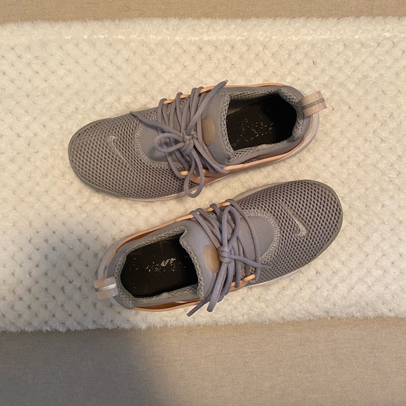 Nike - air presto sneaker - cloud grey and peach - Picture 2 of 7